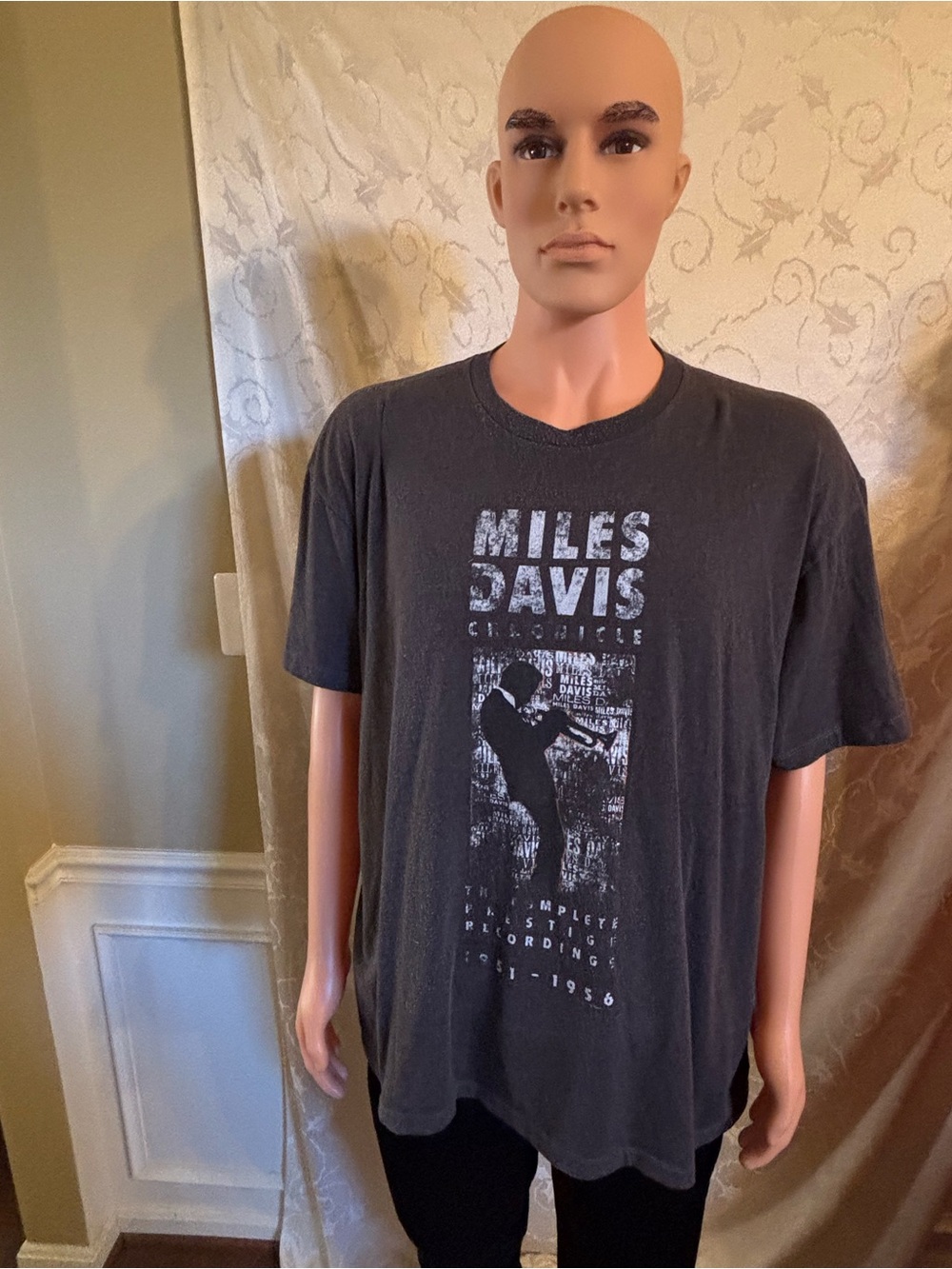 019 Pacific Mens XXL Miles Davis Chronicle Dark Gray T-Shirt (Good Condition)